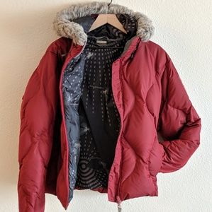 ⬇️ Salomon Women's Red Puffy Jacket